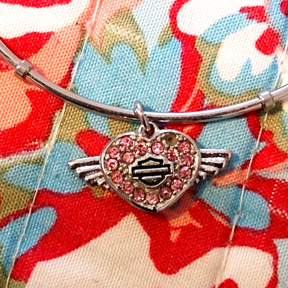 Bangle bracelet